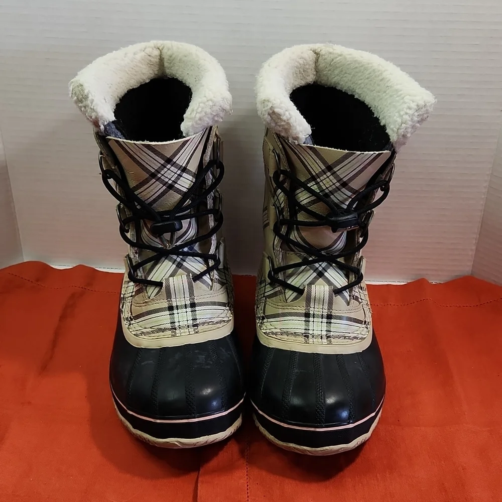 SOREL Waterproof Burberry Plaid Winter Boots with Bootliner (6) - Picture 2 of 12